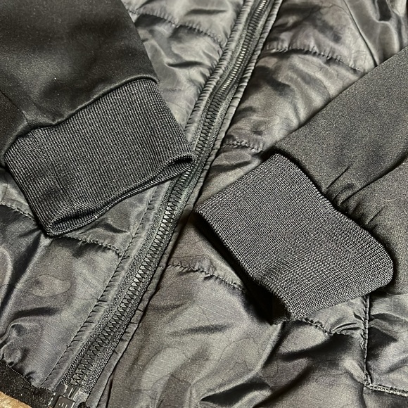 *final drop* UA 2fer Hoodie Vest little boys size 7 - Picture 2 of 11